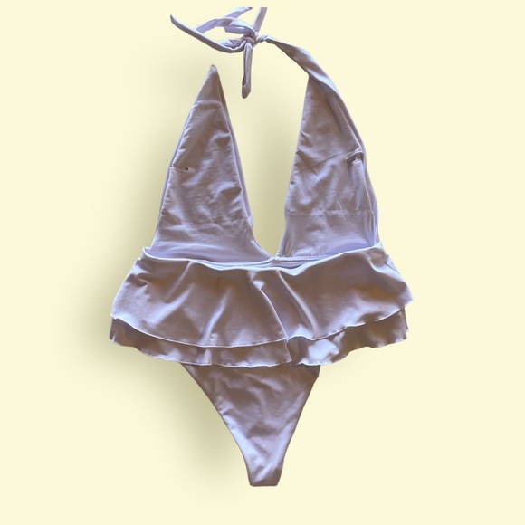 NWOT White Ruffle One Piece Swimsuit. Great Condition! - Picture 2 of 9